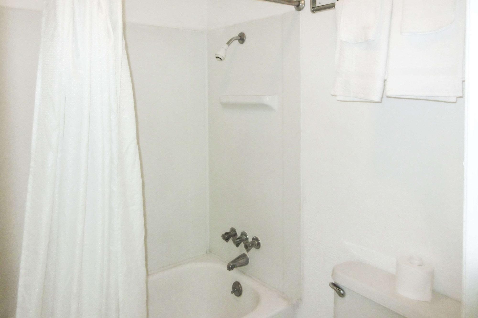 Rodeway Inn Brazil Extérieur photo