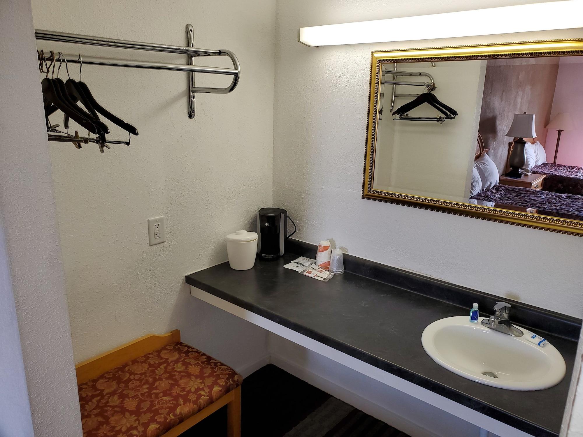 Rodeway Inn Brazil Extérieur photo
