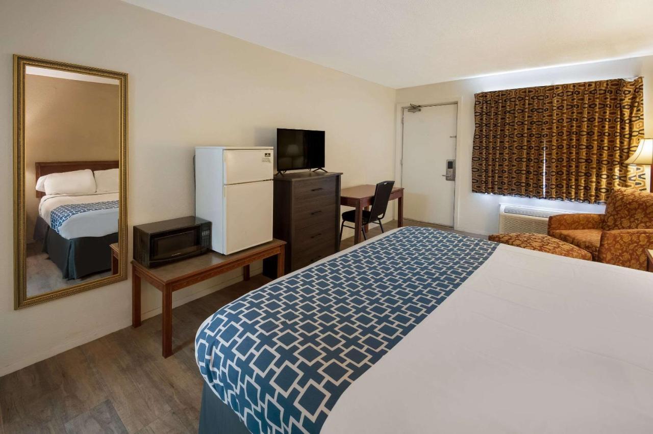 Rodeway Inn Brazil Extérieur photo