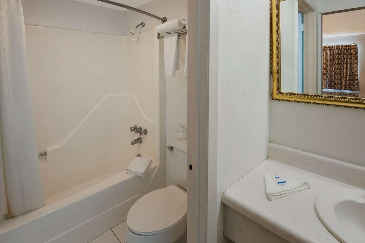 Rodeway Inn Brazil Extérieur photo